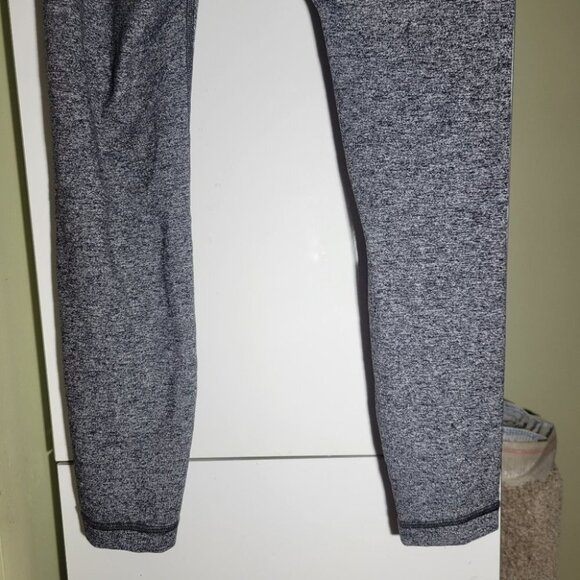 lululemon athletica Heathered Gray Leggings - Picture 7 of 8